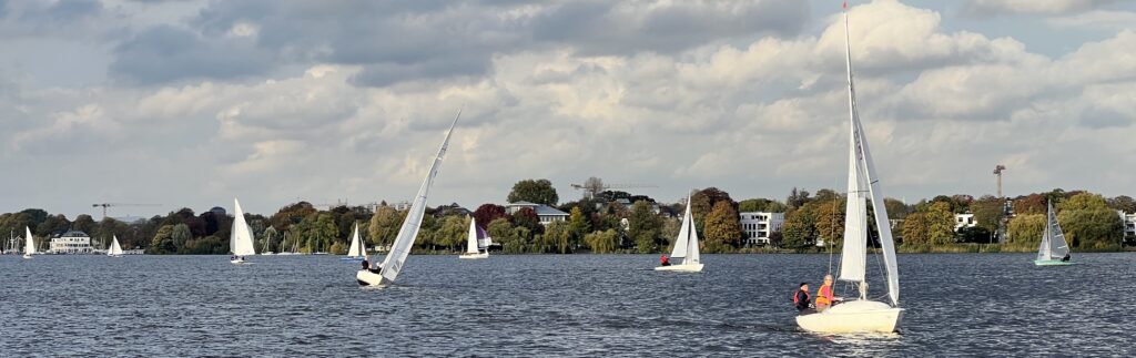 Alstersegeln Herbst schmal